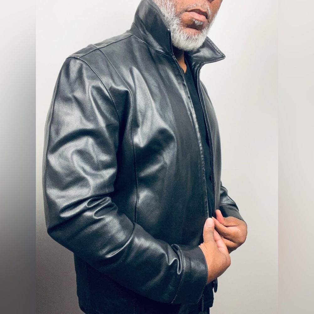 Vintage Y2K Kenneth Cole Black Leather Jacket – Men’s Medium – Classic Zip-Up